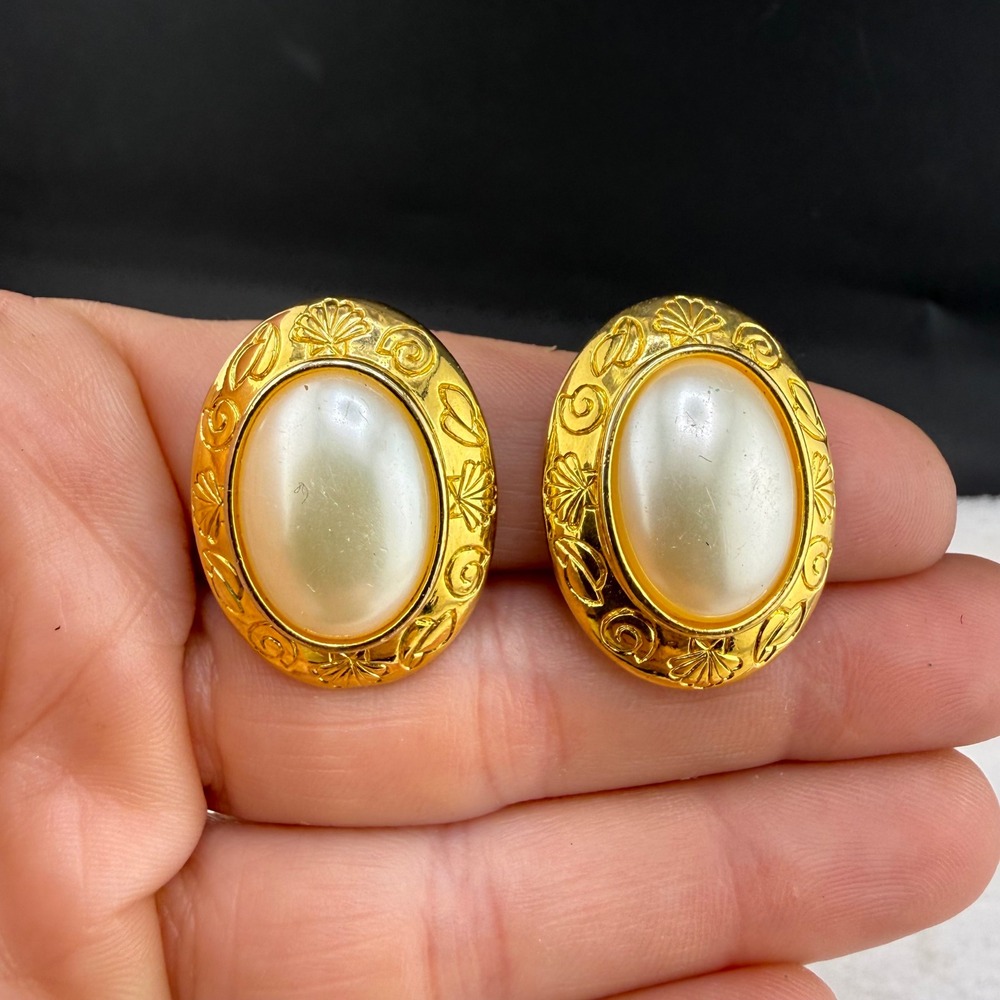 Vintage Liz Claiborne Clip On Earrings Gold Tone Faux Pearl Shell Scroll